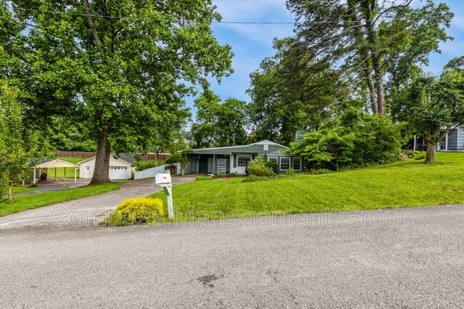 Building Photo - 1125 Timbergrove Dr