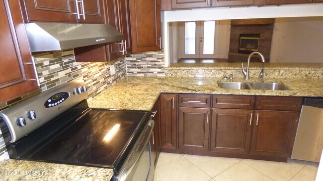 Building Photo - 5615 San Juan Ave