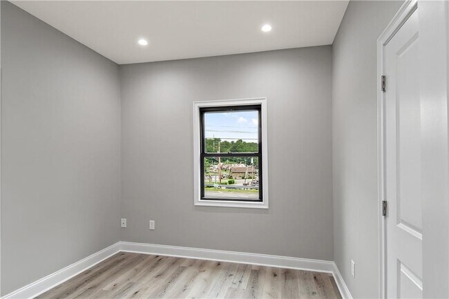 Building Photo - 60 Leroy Ave