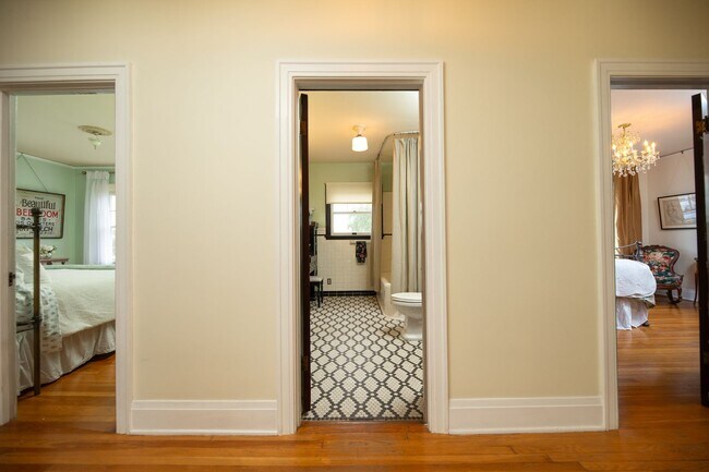 Building Photo - WONDERFUL HISTORIC 5 BED 3 BATH PROPERTY WITH CARRIAGE HOUSE