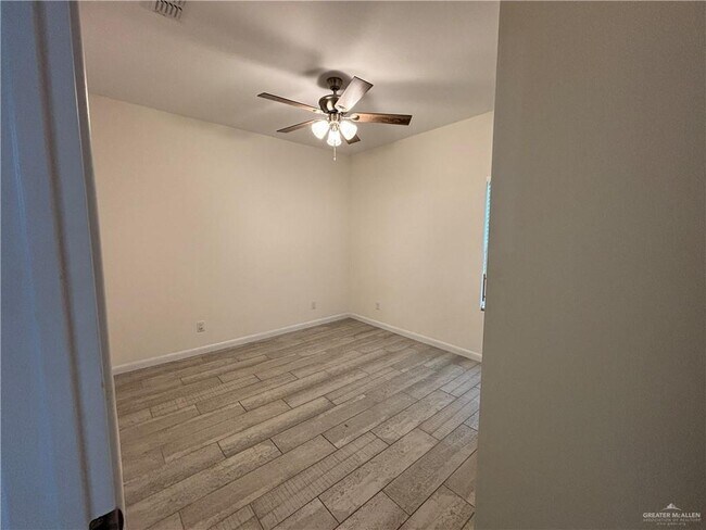 Building Photo - 212 Lauryn Dr