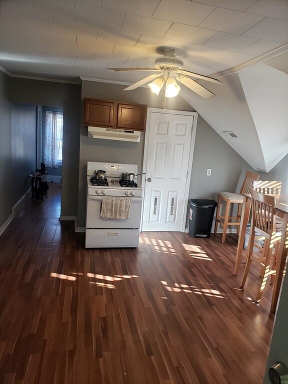 Building Photo - 7 Lanes Ave