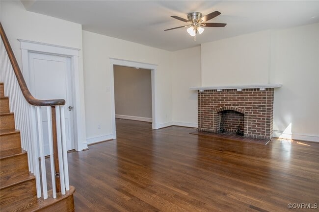 Building Photo - 2302 Maplewood Ave