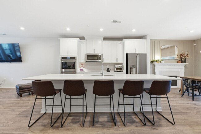 Building Photo - Experience upscale living in one of Ashburn’s most desirable communities.