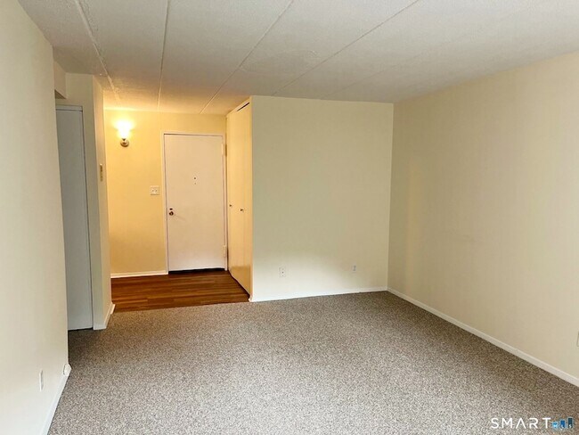Building Photo - 27 Northill St