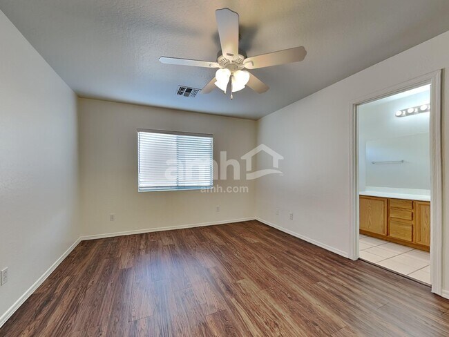 Building Photo - 12734 W Sweetwater Ave