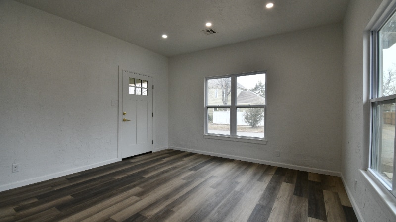 Building Photo - 422 N 8th St
