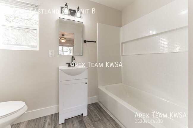 Building Photo - 2106 E Eastland St