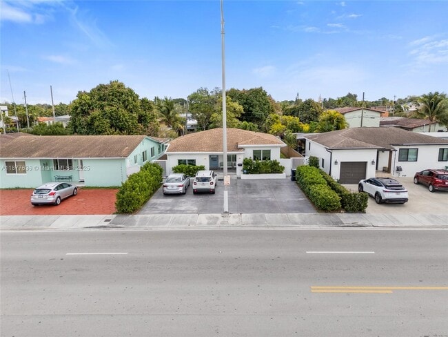Building Photo - 2625 SW 67th Ave