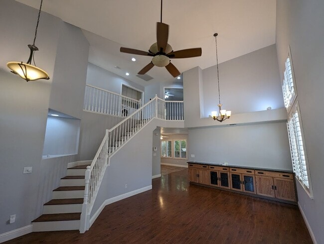 Building Photo - Beautiful 3bed 2.5bath 2 story home located in Rivergate Gated Community