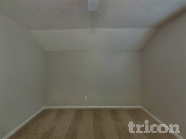 Building Photo - 3382 Millcrest Pl
