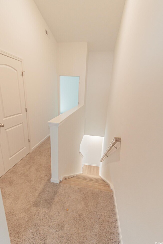 Building Photo - 235 Crescent Wy