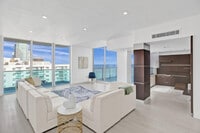 Building Photo - 4001 S Ocean Dr