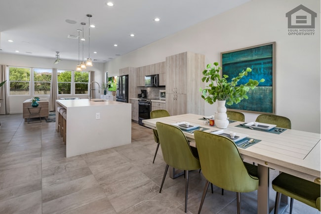 Building Photo - 3Bed/2.5Bath Beautifully Furnished or Unfurnished Home in Goodyear! -- MODERN FINISHES!