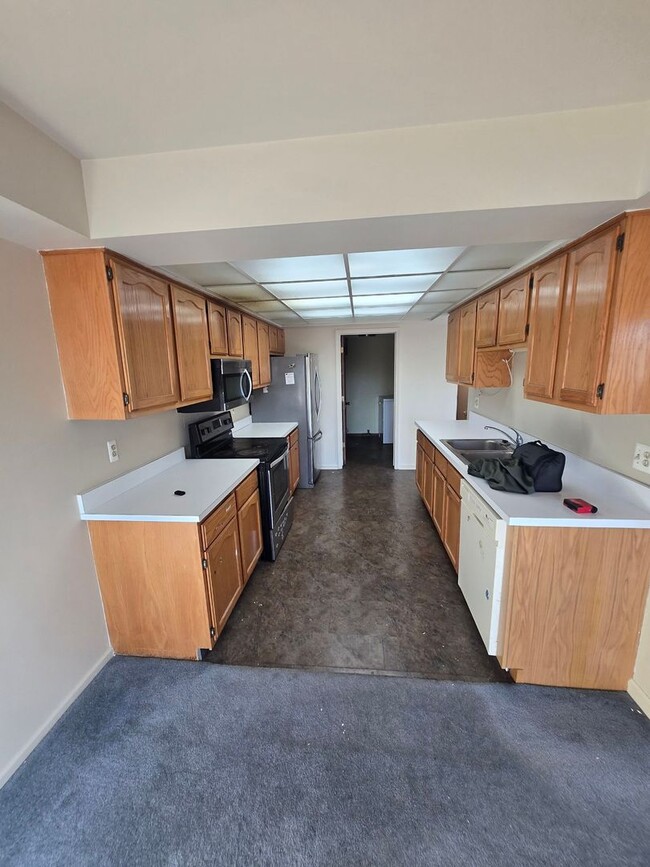 Building Photo - 2 BEDROOM CONDO IN ROCHESTER