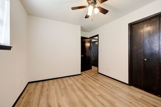 Building Photo - 924 SW 97th St