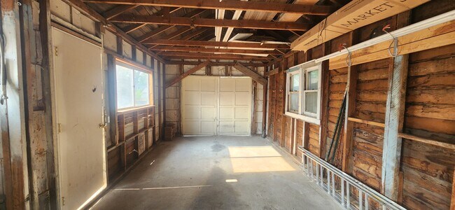 Building Photo - 2709 W Irene St