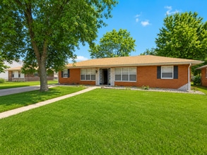 Building Photo - Beautiful 3BD/2BA