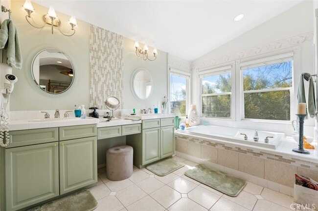 Building Photo - 5643 Willowmere Ln