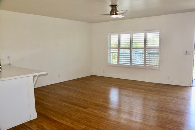 Building Photo - 305 S Sierra Ave