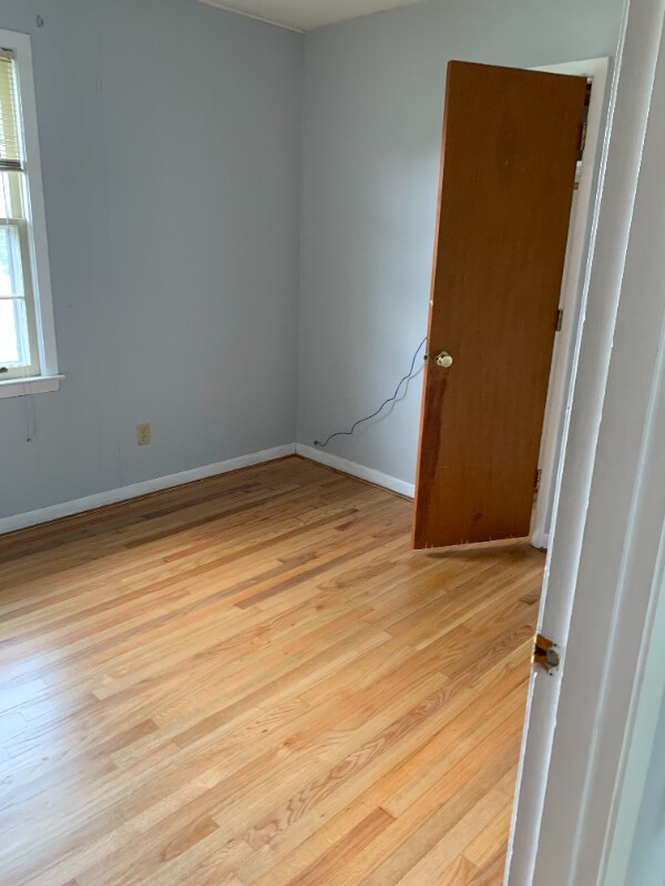 Building Photo - 1925 Windsor Spring Rd