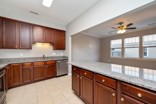 Building Photo - 748 Washington Ave