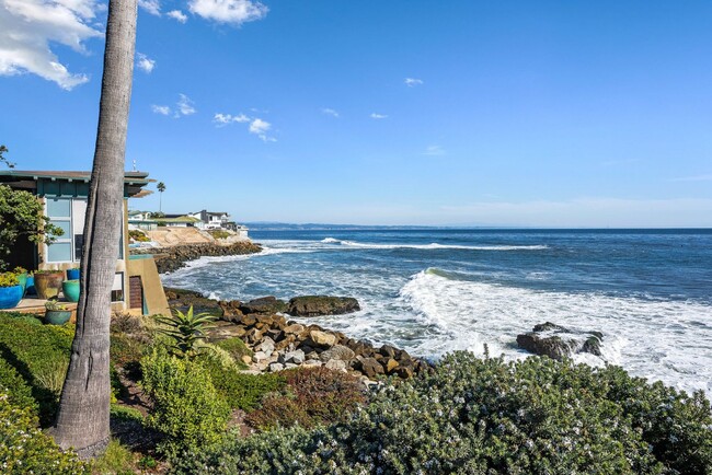 Building Photo - Stunning Home | Coastal Living | Ocean Views