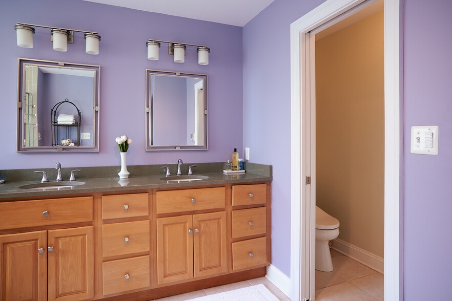 Main Bedroom's Bathroom - 5936 3rd St N