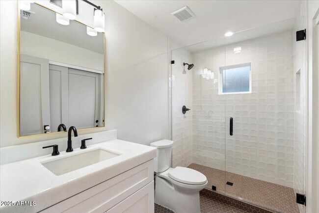Building Photo - 8014 E Del Tesoro Dr