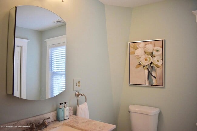 Building Photo - 422 Worthington Ave