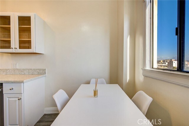 Building Photo - 315 W 3rd St