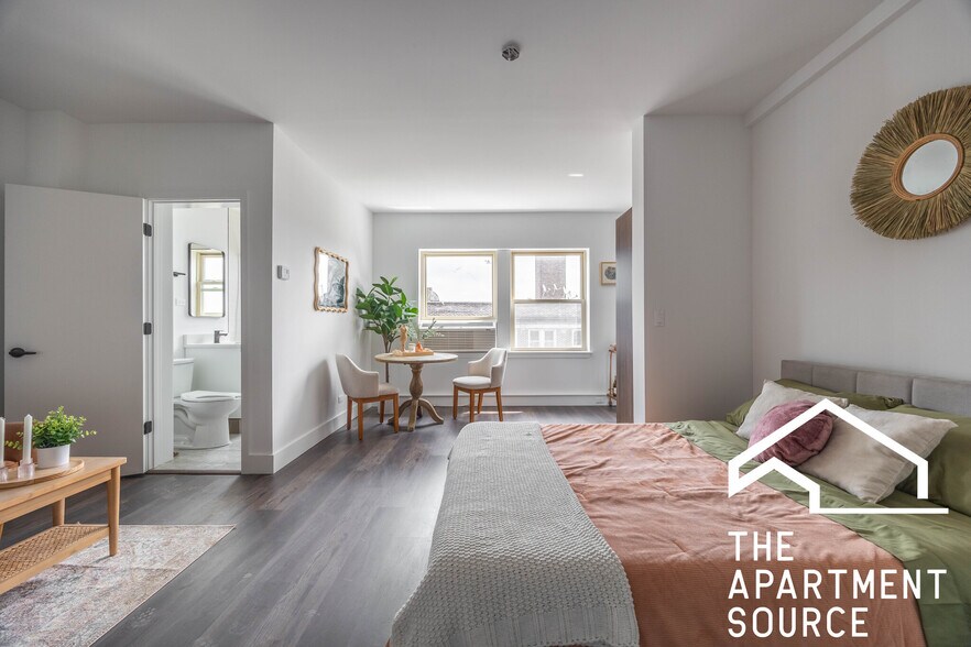 Building Photo - 1553 W Hollywood Ave