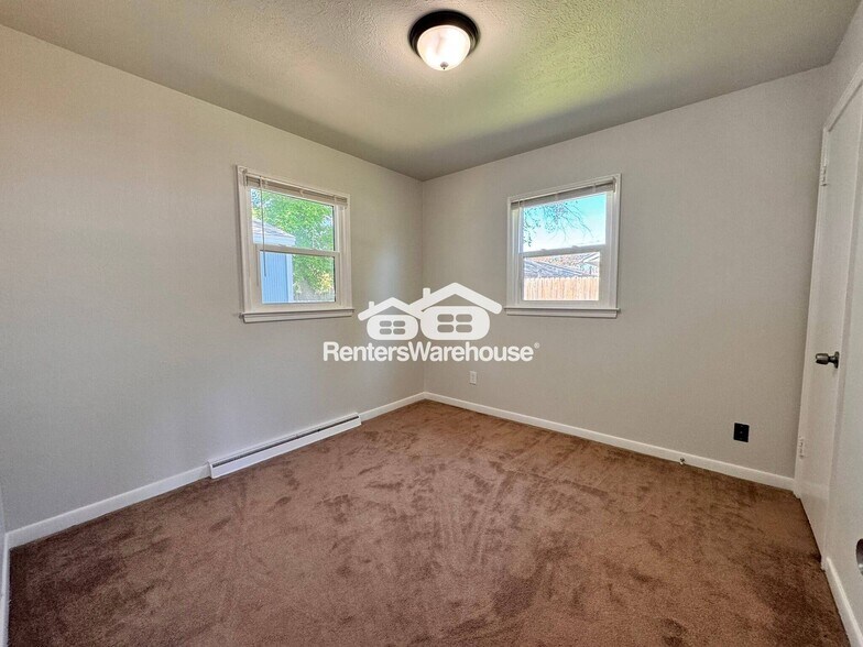 Building Photo - 1328 E 28th St