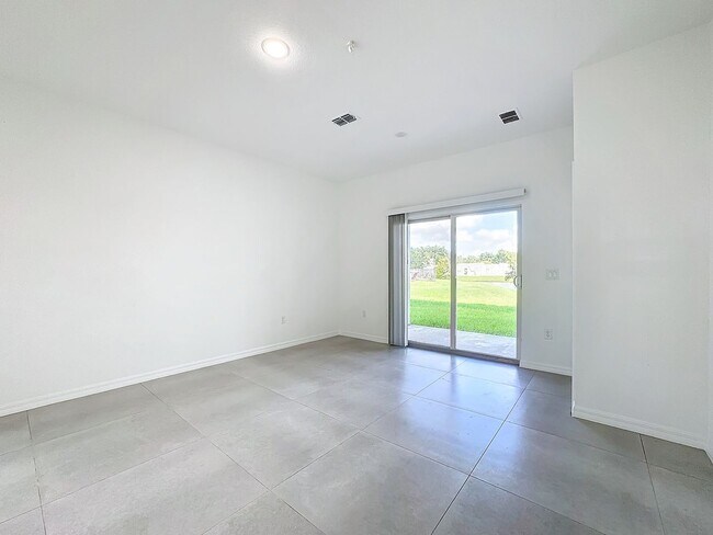 Building Photo - Townhouse For Lease in Saint Cloud