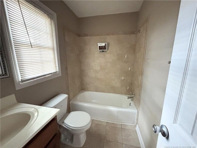 Building Photo - 229 Lansdowne Rd