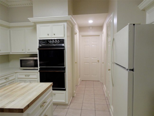 Building Photo - 6618 Preston Trail Dr