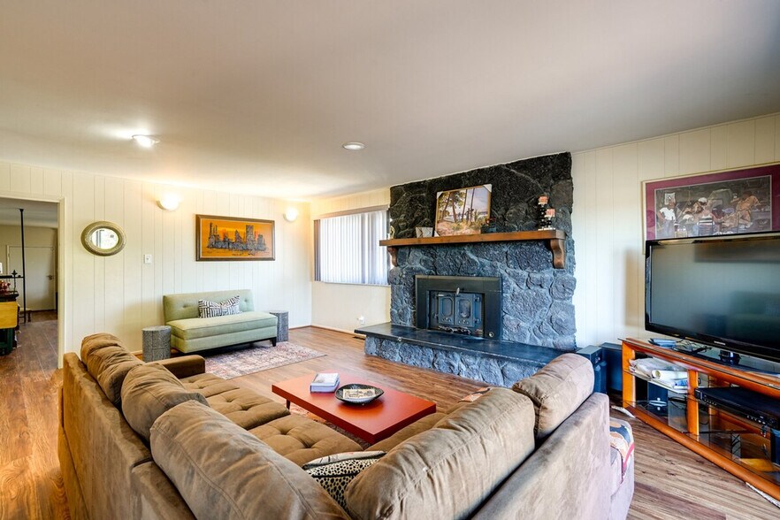 Building Photo - 542 Sheridan St