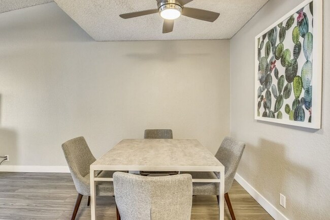 Building Photo - 5800 Woodway Dr