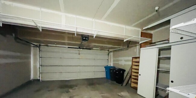 Building Photo - 596 Shoal Cir