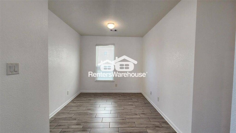 Building Photo - 9818 Mls Fld Dr