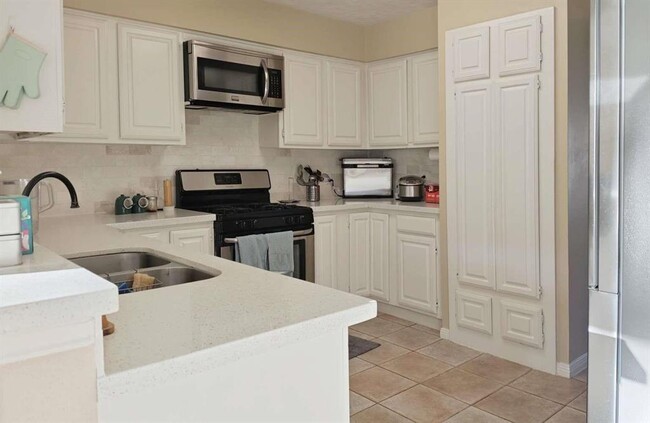 Building Photo - 3834 Carya Cir