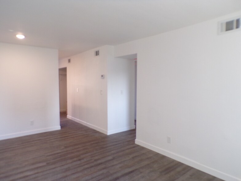 Building Photo - 807 S Morrison Ave