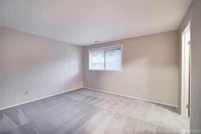 Building Photo - 2Bd/1.5Ba Kirkland Townhome