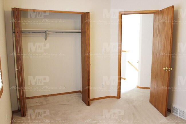 Building Photo - 2357 Forsythia Ct