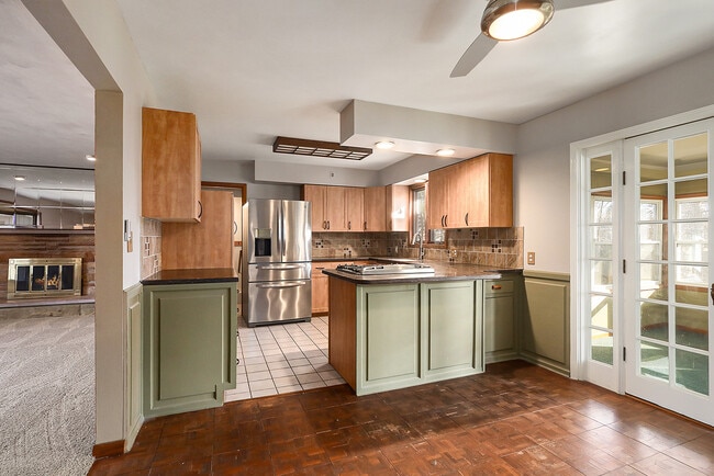 Building Photo - 1320 54th St SE