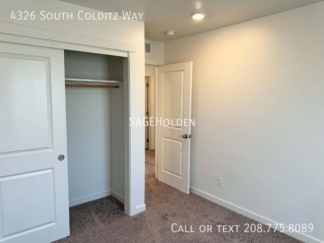 Building Photo - 4326 S Colditz Wy