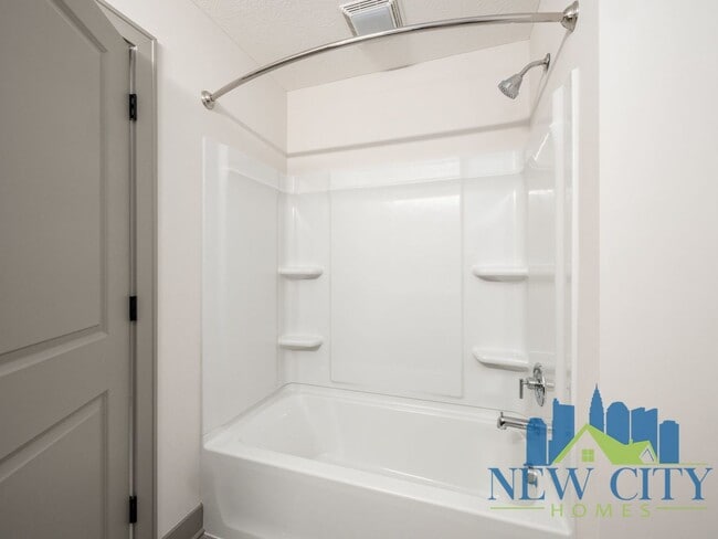 Building Photo - Recently Built 2 Bedroom 2 1/2 Bathroom Single Family Home in South Columbus!