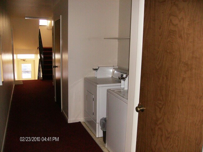Laundry area 1 - 1104 Remington St