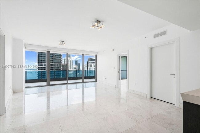 Building Photo - 200 Biscayne Blvd Way