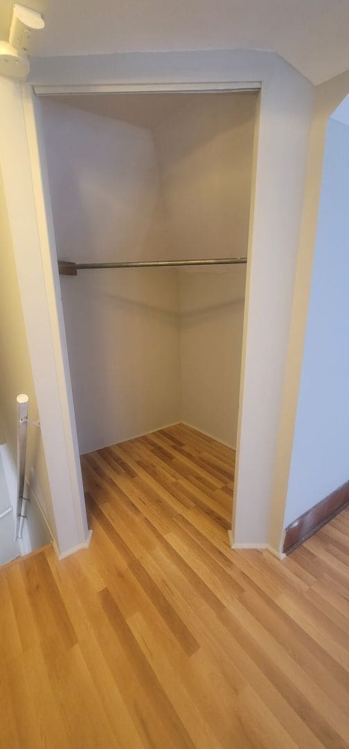 Building Photo - Recently Reduced 3 Bedroom 1 Bathroom Home